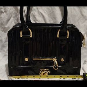 TED BAKER GOLD TONE PATENT/LOGO BLACK SATCHEL